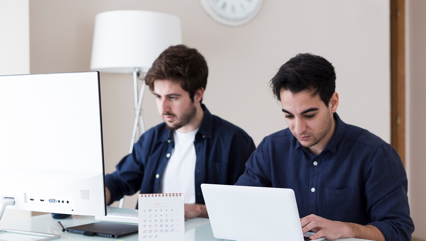 Hire Dedicated Developers vs Freelancers: Pros & Cons
